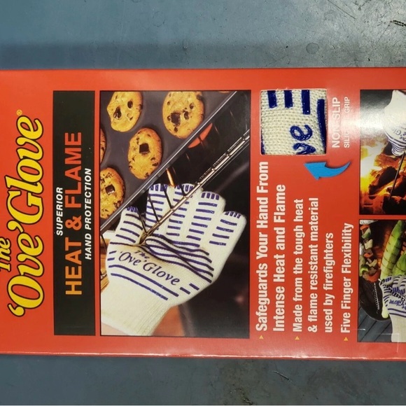 Heat & Flame Resistant Oven Glove - White with Blue - Picture 5 of 8